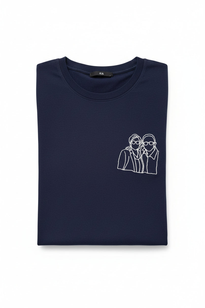 Gepersonaliseerd unisex T-shirt met borduurwerk op linker borst