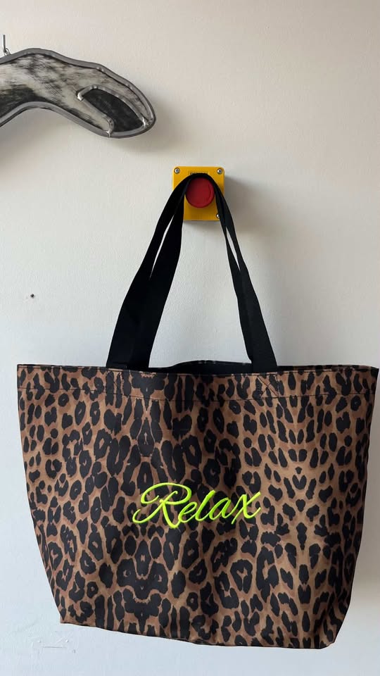 Gepersonaliseerde grote draagtas met luipaardprint
