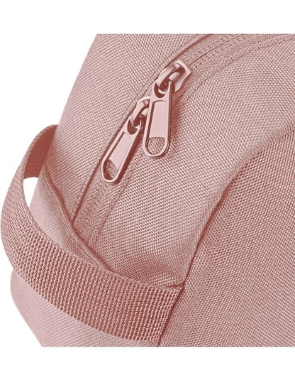 Gepersonaliseerde toilettas geborduurd met naam of lijntekening